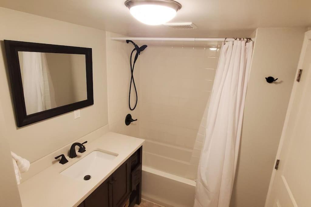 Luxury Dt Cottage - Free Parking - Self Check-In Anchorage Exteriér fotografie